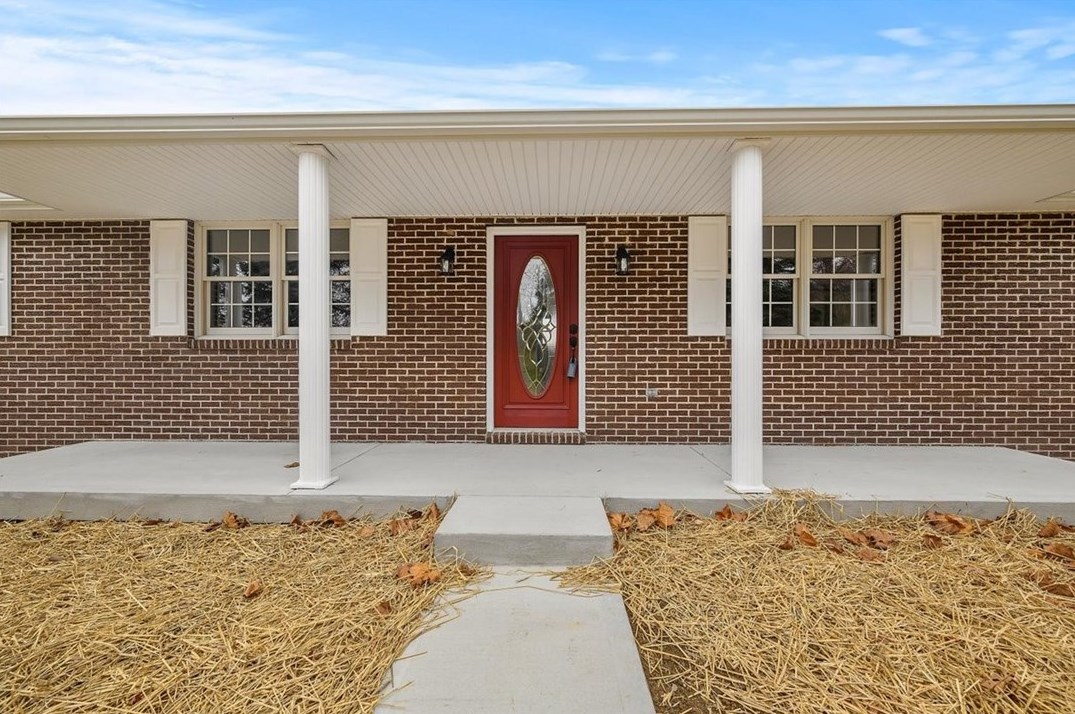 105 Warne Ln, Washington, PA 15301-8020