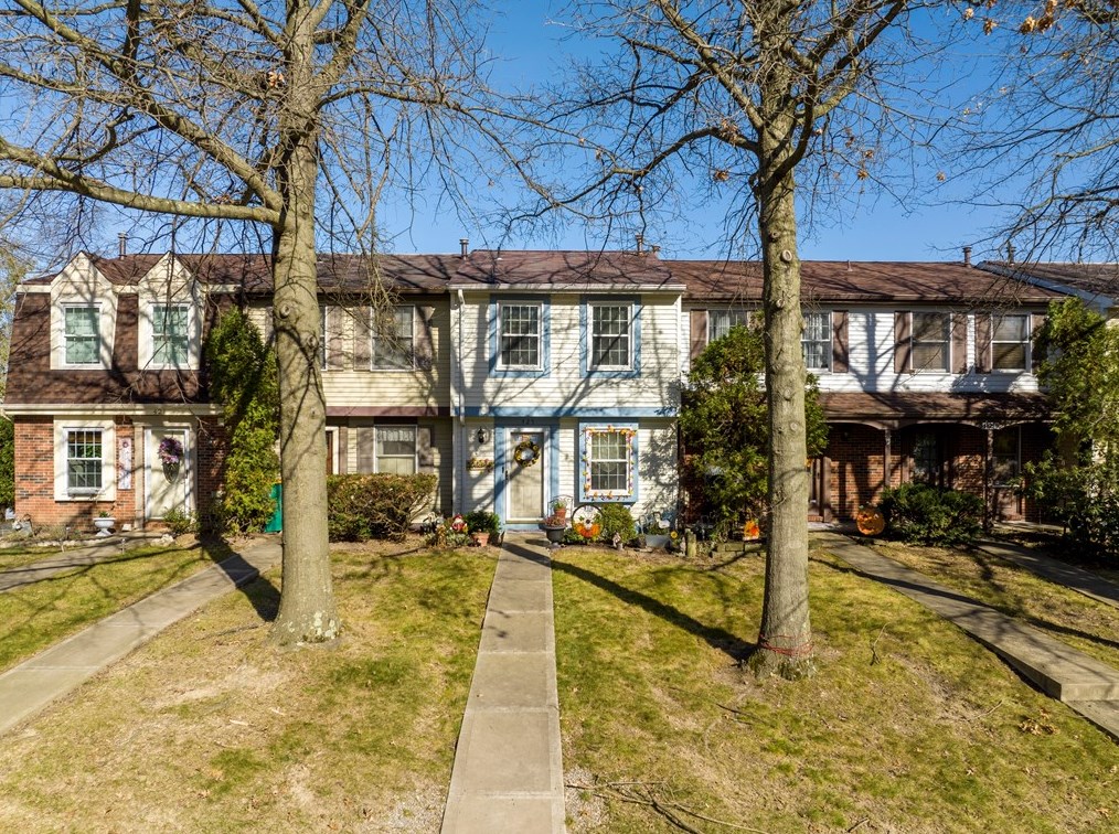 425 Redrome Circle South, Bridgeville, PA 15017