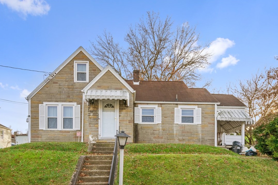 114 1st Ave, New Eagle, PA 15067-1352