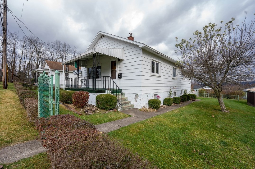 72 Poplar St, Blairsville, PA 15717-4317