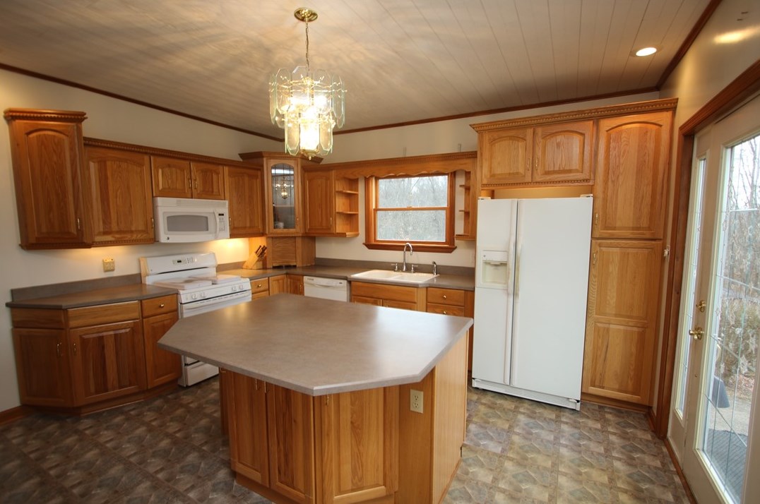 631 Pine St, Monongahela, PA 15063