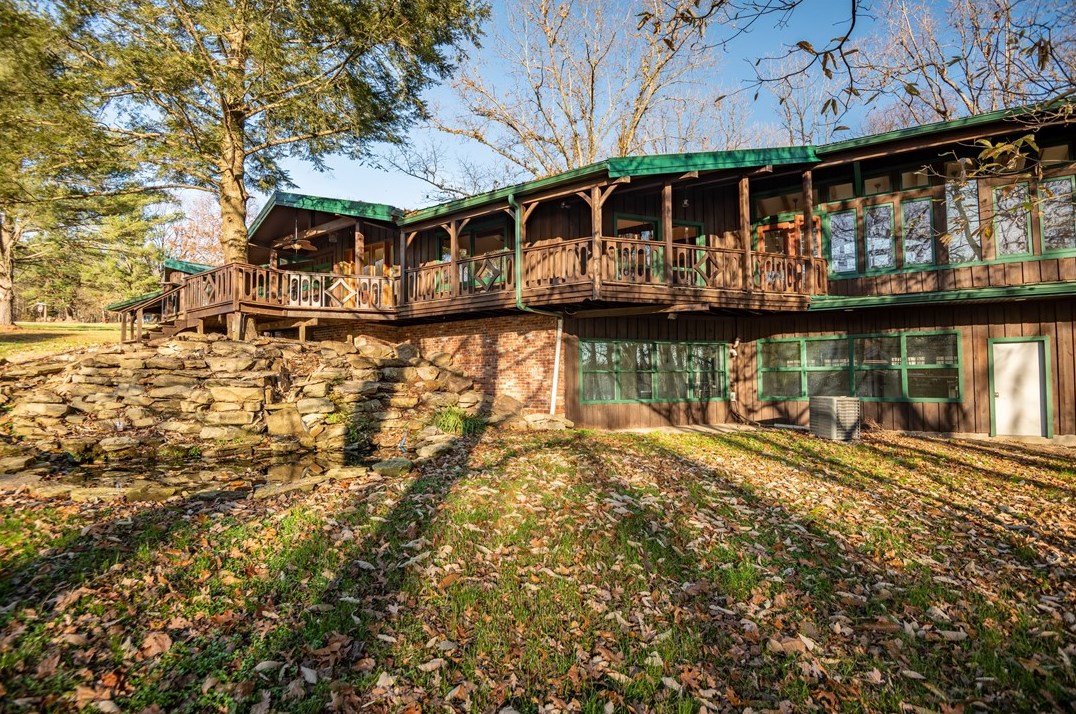 5 Patricia Cir, Transfer, PA 16154