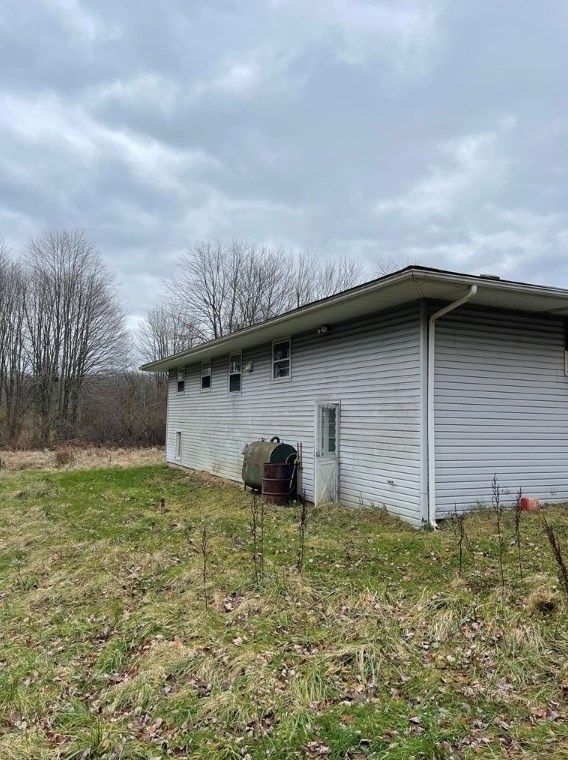 125 Fenster Ln, Prospect, PA 16052