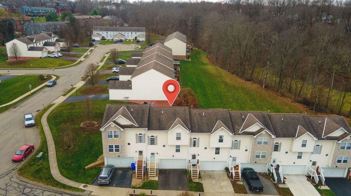 501 Pine Valley Dr, Imperial, PA 15126