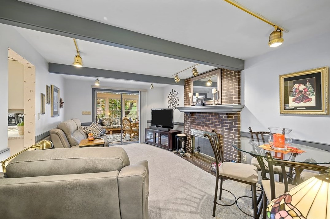 1430 Fernledge Dr, Allison Park PA  15101-4050 exterior