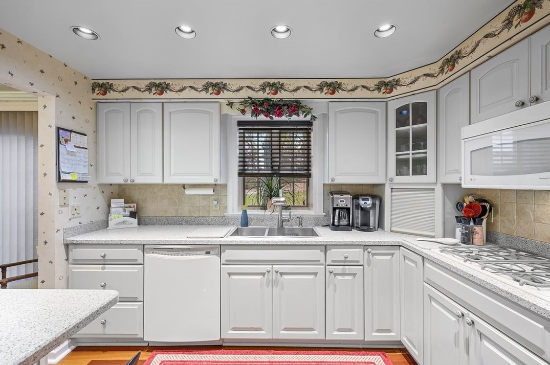 1430 Fernledge Dr, Allison Park PA  15101-4050 exterior