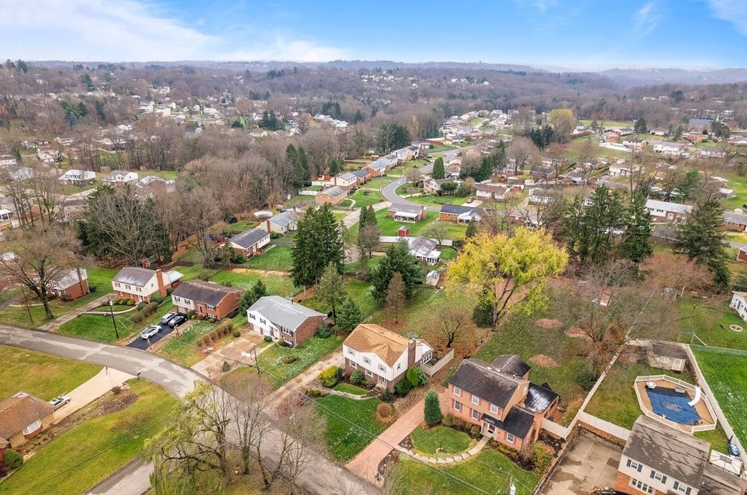 1430 Fernledge Dr, Allison Park PA  15101-4050 exterior