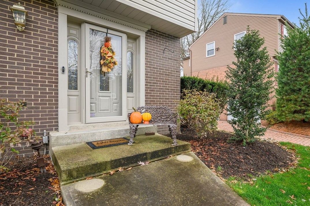1430 Fernledge Dr, Allison Park, PA 15101-4050