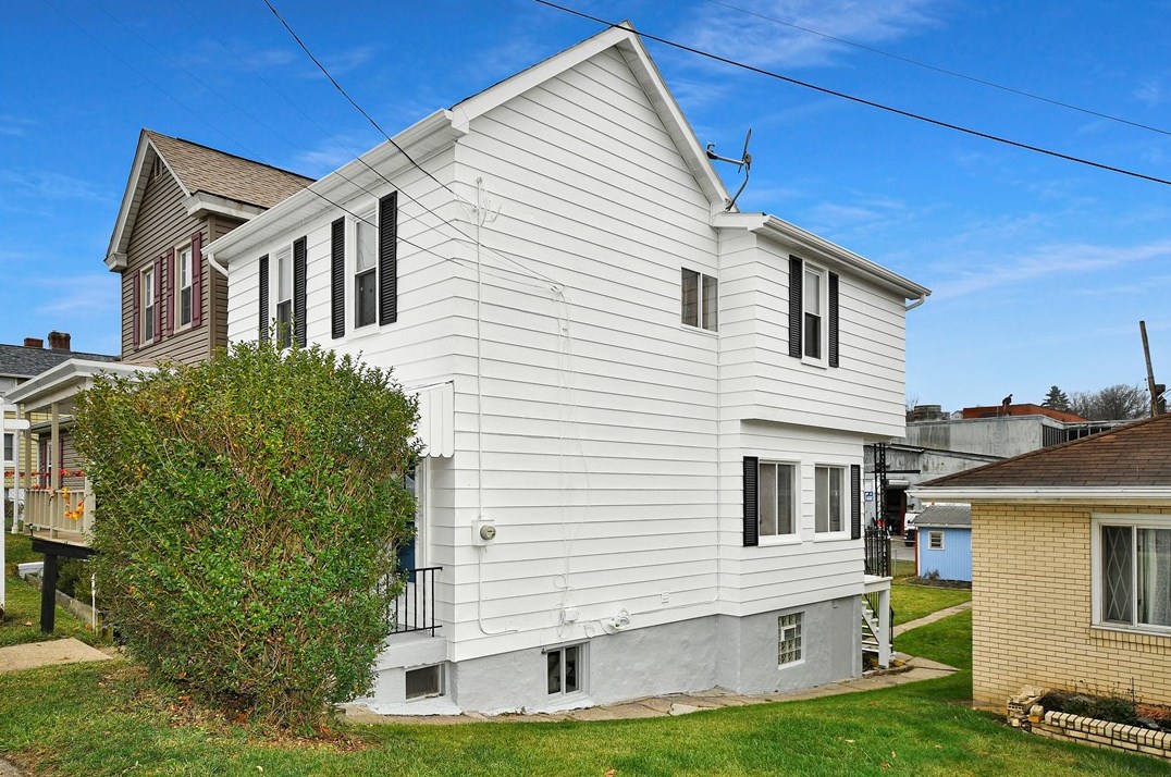 454 Grant St, Collier Township, PA 15106-3917
