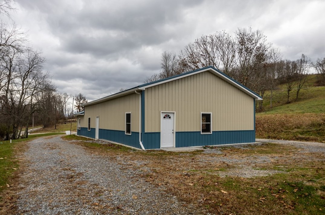 196 Kennel Rd, Waynesburg, PA 15370-6604