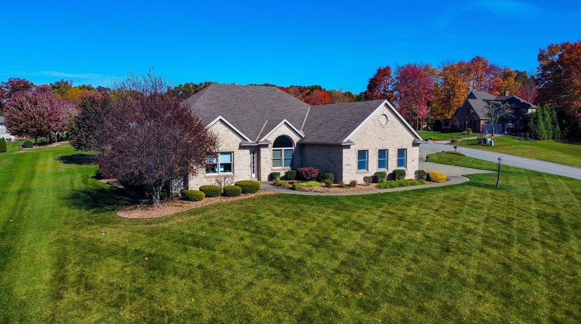 121 Heartland Dr, Butler PA 16001-2968 exterior