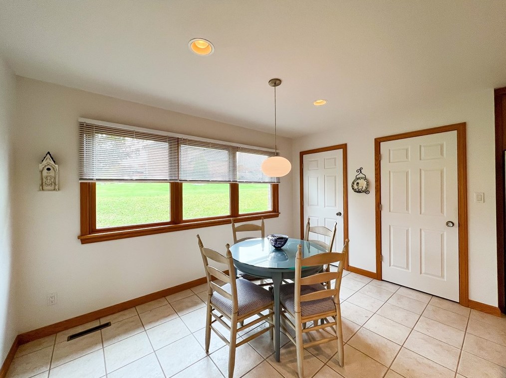 121 Heartland Dr, Butler PA 16001-2968 exterior