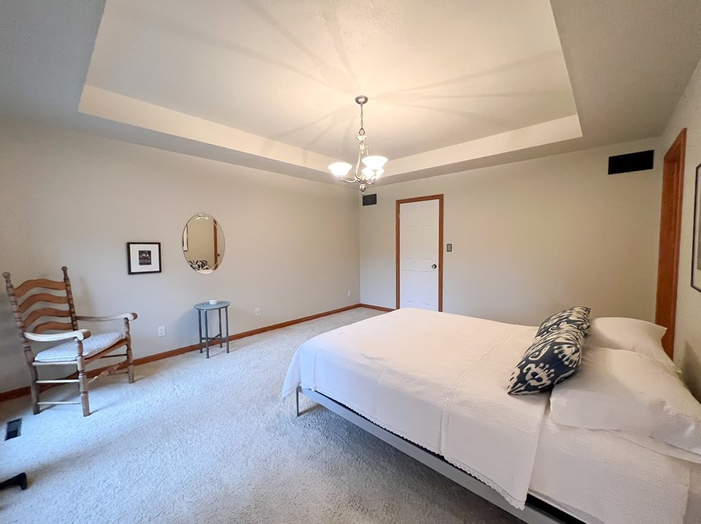 121 Heartland Dr, Butler PA 16001-2968 exterior