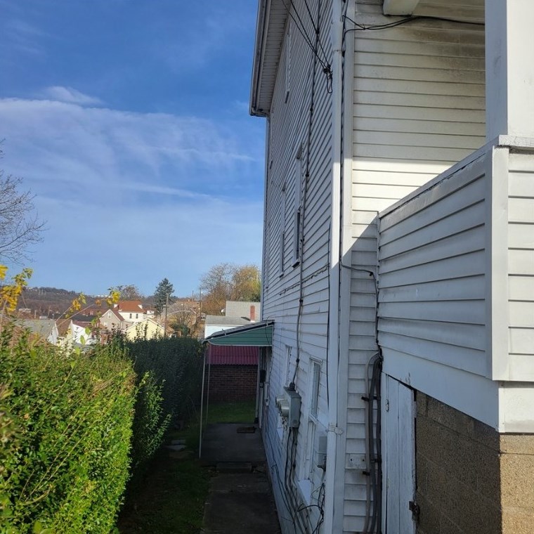 313 5th St, Glassport, PA 15045