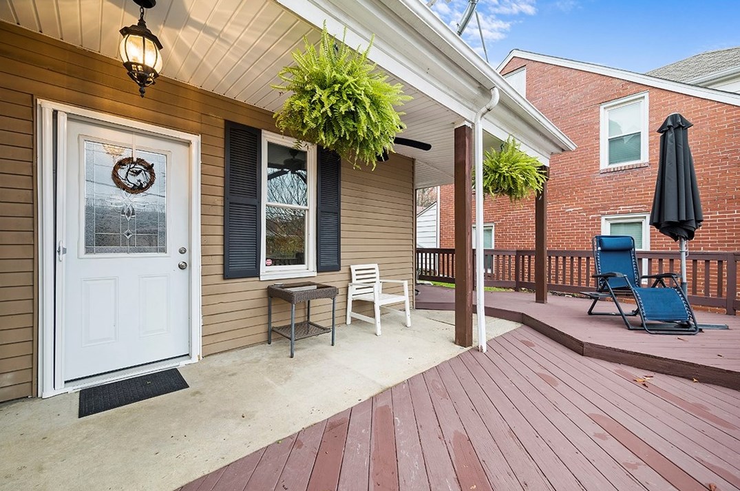 163 E College St, Canonsburg, PA 15317