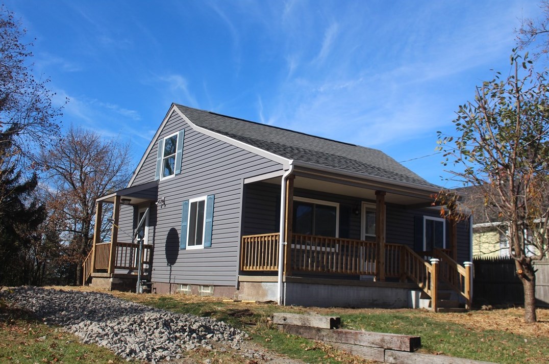 1810 Windover Ave, Ellwood City PA  16117-3445 exterior