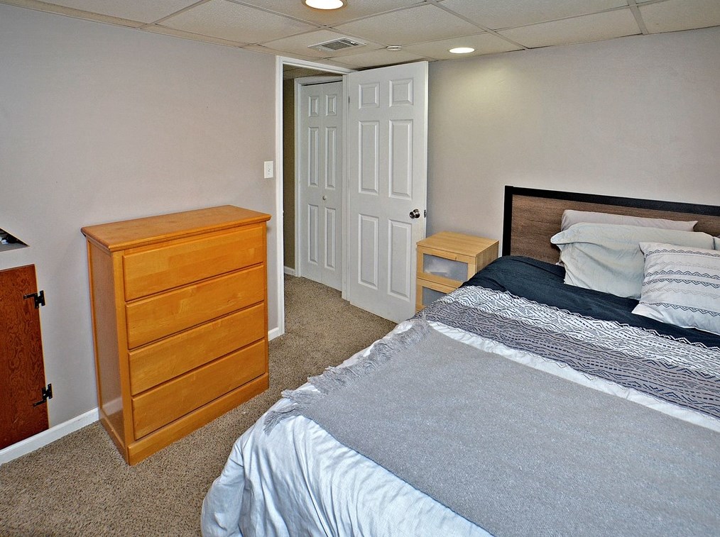 209 Willow Dr, Monroeville PA  15146-4552 exterior