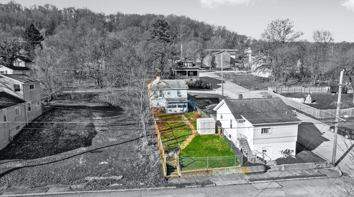 2018 Center Ave, Beaver Falls, PA 15010-3853
