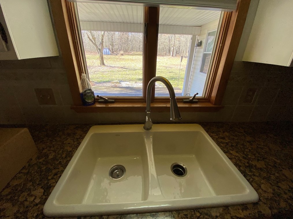 755 N Darby Rd, Hermitage, PA 16148