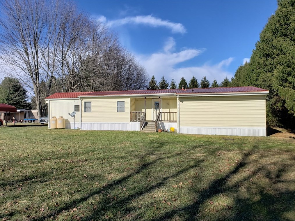 264 Arthur Dr, Volant, PA 16156