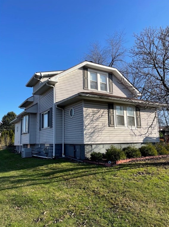 287 Knox Ave, Ellwood City, PA 16117-2612