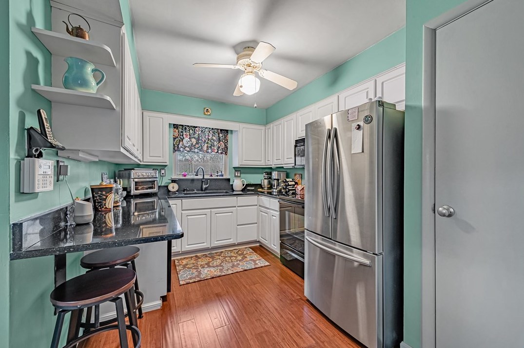 133 Mccabe Dr, Greensburg, PA 15601-1025