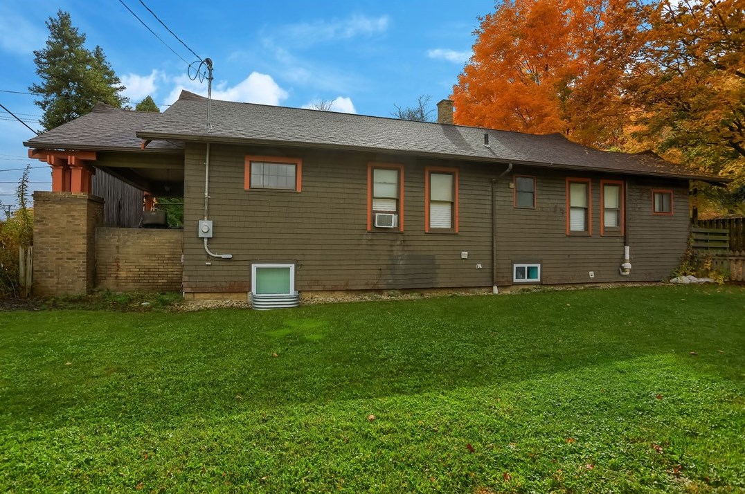 7421 Big Beaver Blvd Big, Wampum, PA 16157