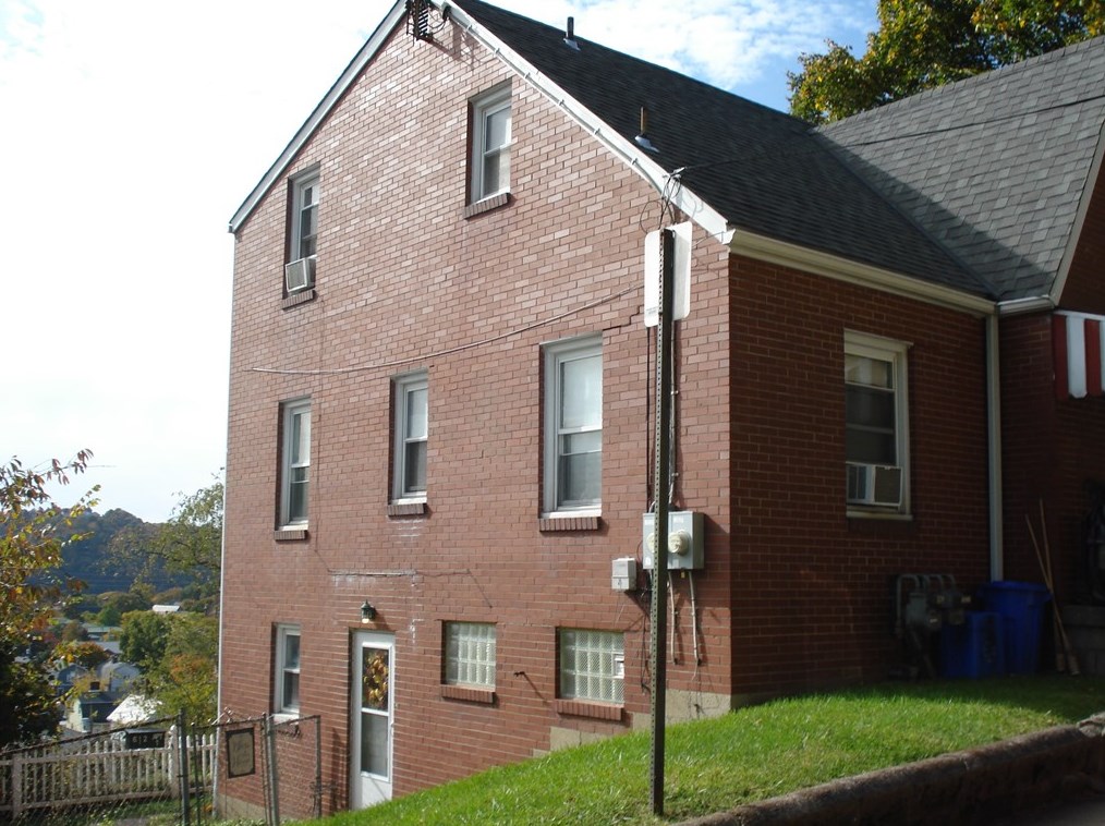 612 Hopkins St, Sewickley, PA 15143