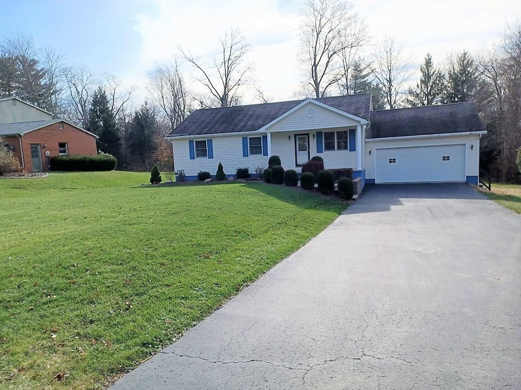 322 Roberts Ln, New Castle, PA 16105