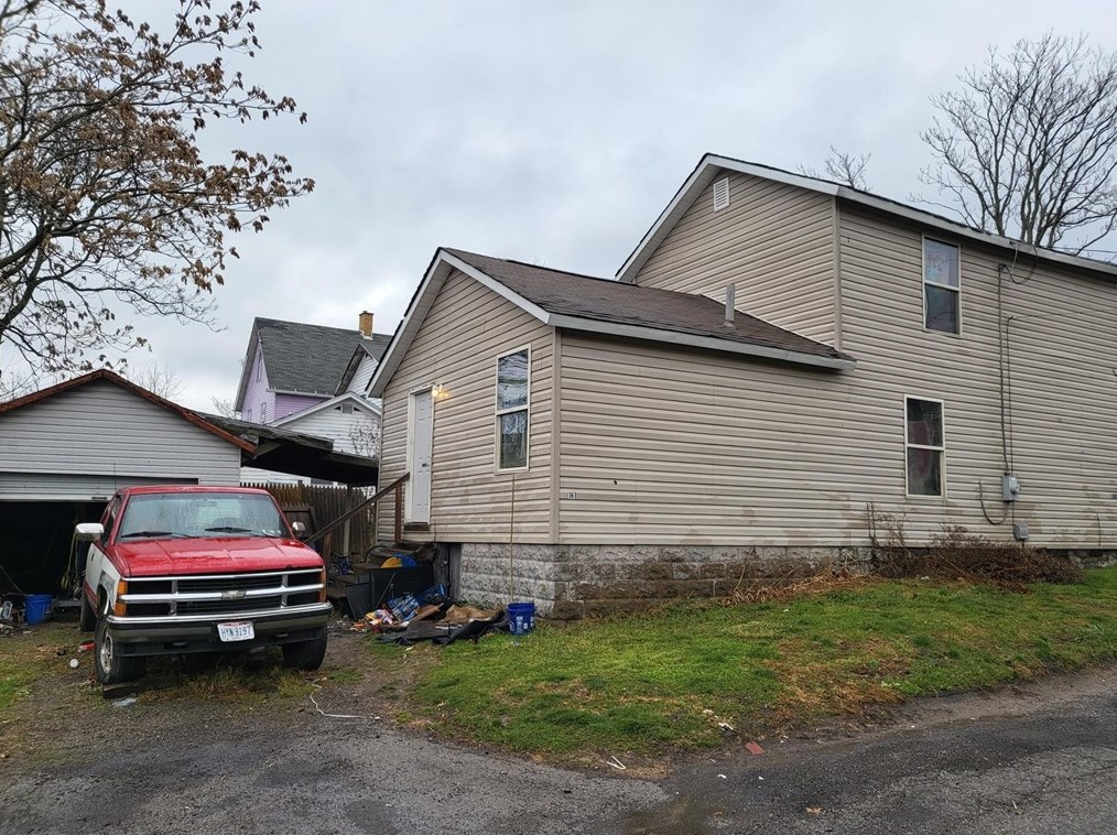 161 5th Ave, Hermitage, PA 16146