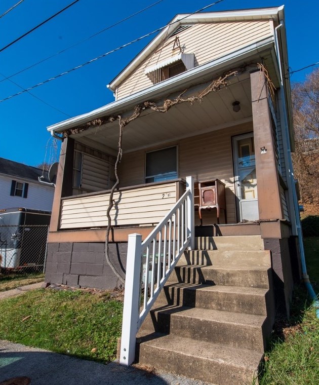 240 Quay St, East Vandergrift, PA 15629