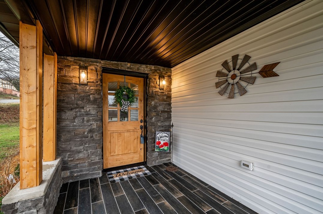 500 Sunset Dr, Butler, PA 16001