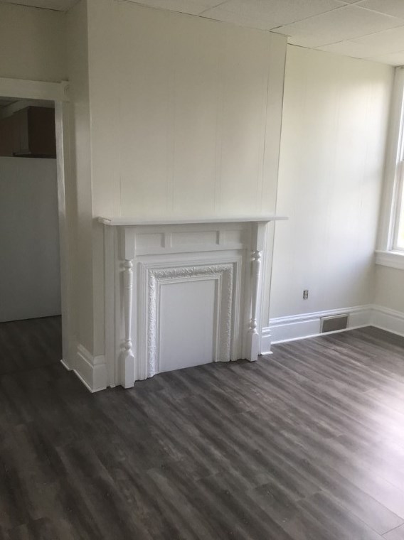 301 Pine St #1, Zelienople, PA 16063