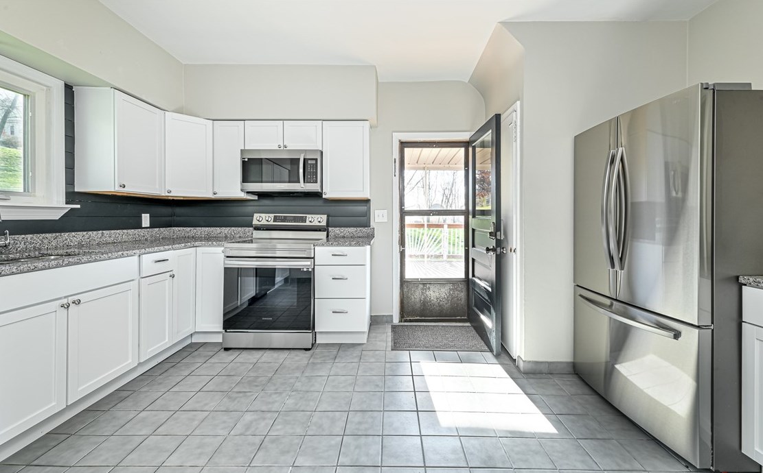 112 Regina St, Valencia, PA 16059-1418
