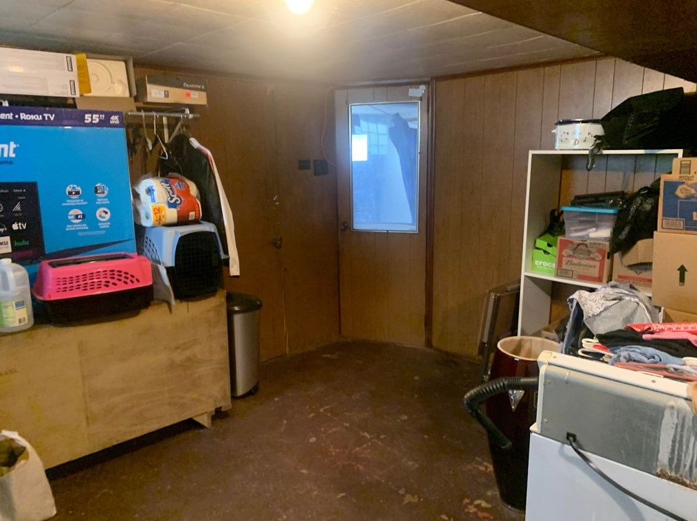 110 James St, North Versailles PA 15137-2021 exterior