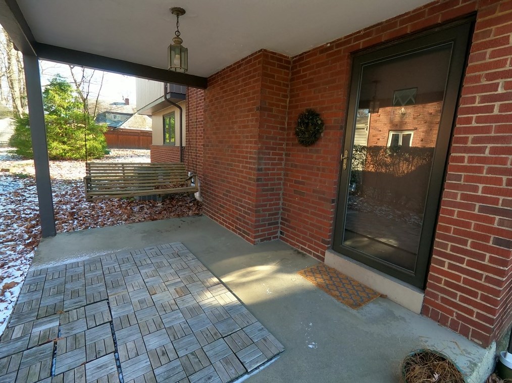 729 Crystal Dr, Pittsburgh, PA 15228