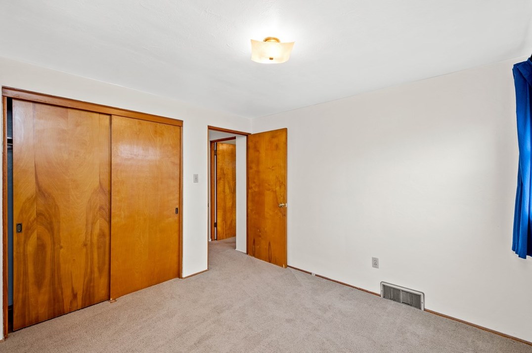 130 Maryland Dr, Collier Township PA  15106-1320 exterior