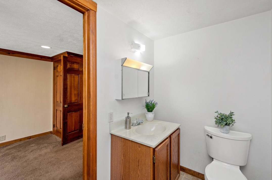 130 Maryland Dr, Collier Township PA  15106-1320 exterior