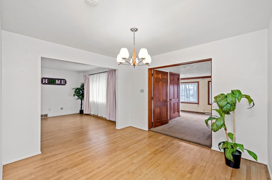 130 Maryland Dr, Collier Township PA  15106-1320 exterior