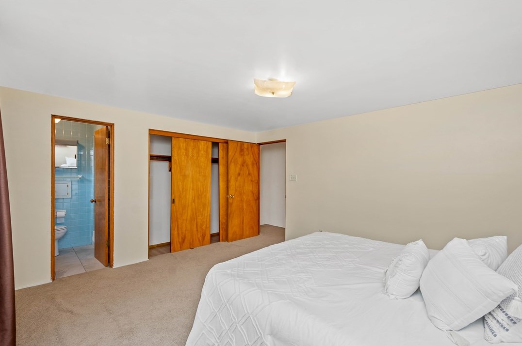 130 Maryland Dr, Collier Township PA  15106-1320 exterior