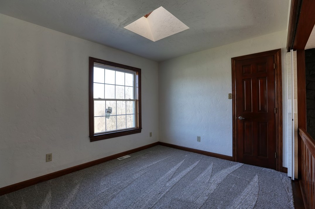 345 Hutter Ave, Ellwood City PA  16117-3423 exterior