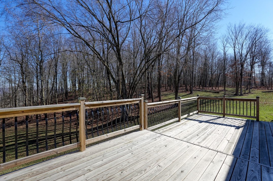 345 Hutter Ave, Ellwood City PA  16117-3423 exterior