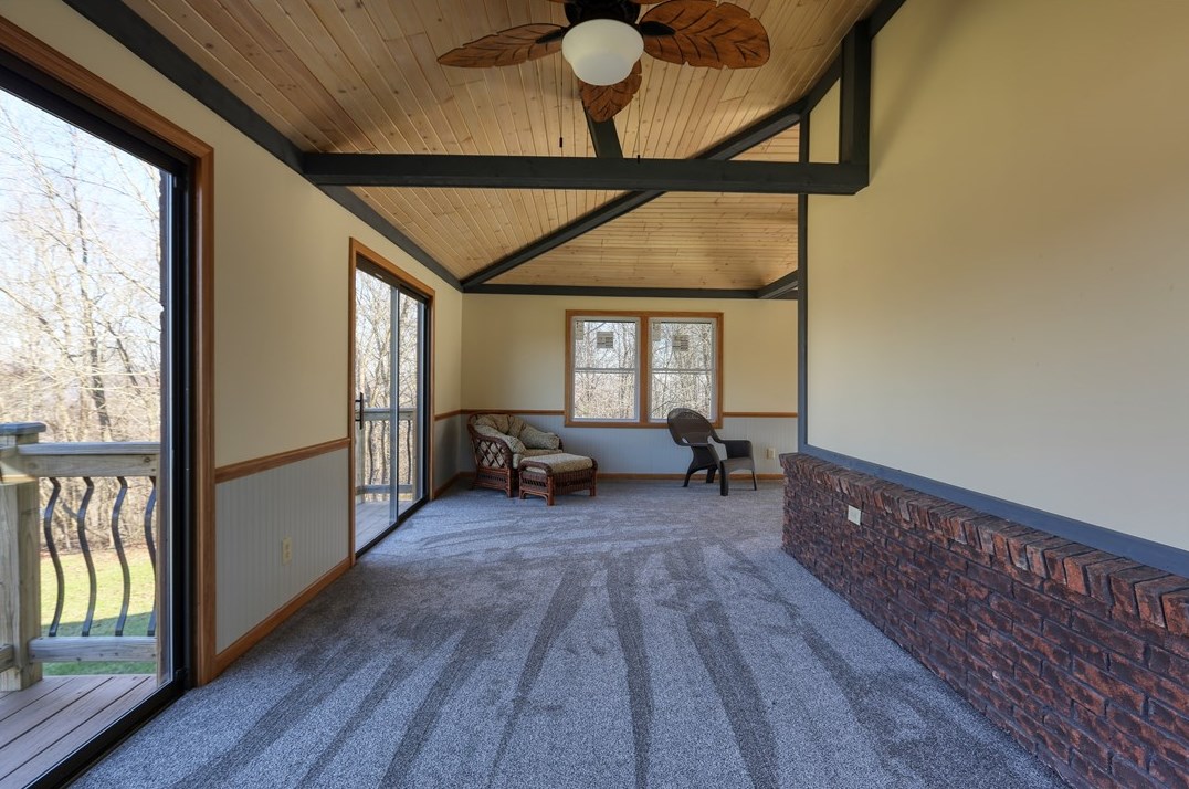 345 Hutter Ave, Ellwood City PA  16117-3423 exterior