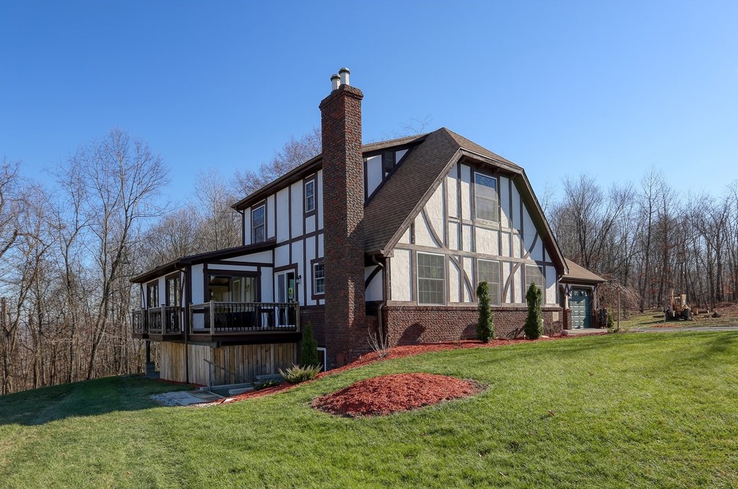 345 Hutter Ave, Ellwood City, PA 16117