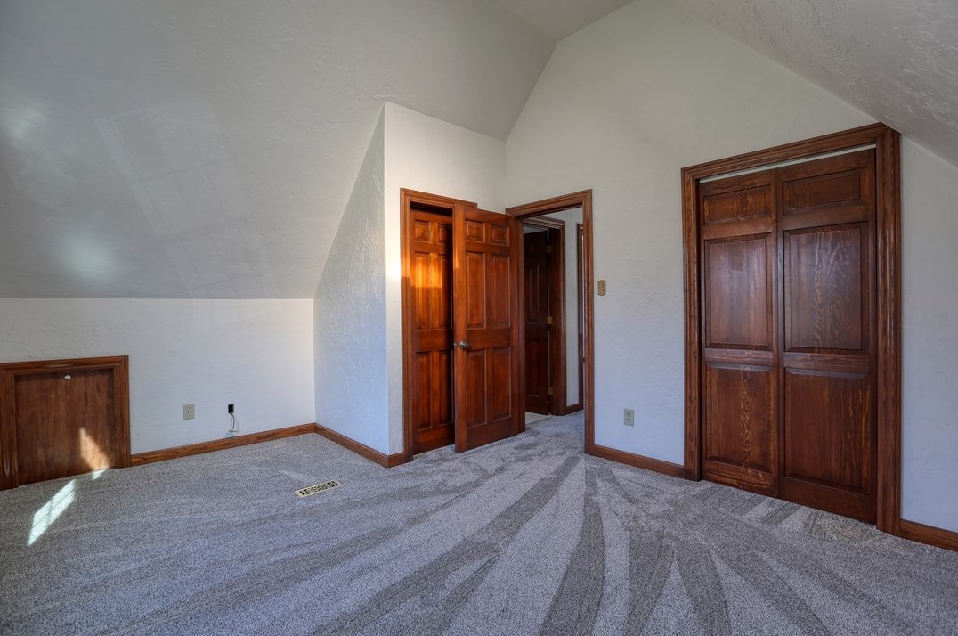 345 Hutter Ave, Ellwood City PA  16117-3423 exterior