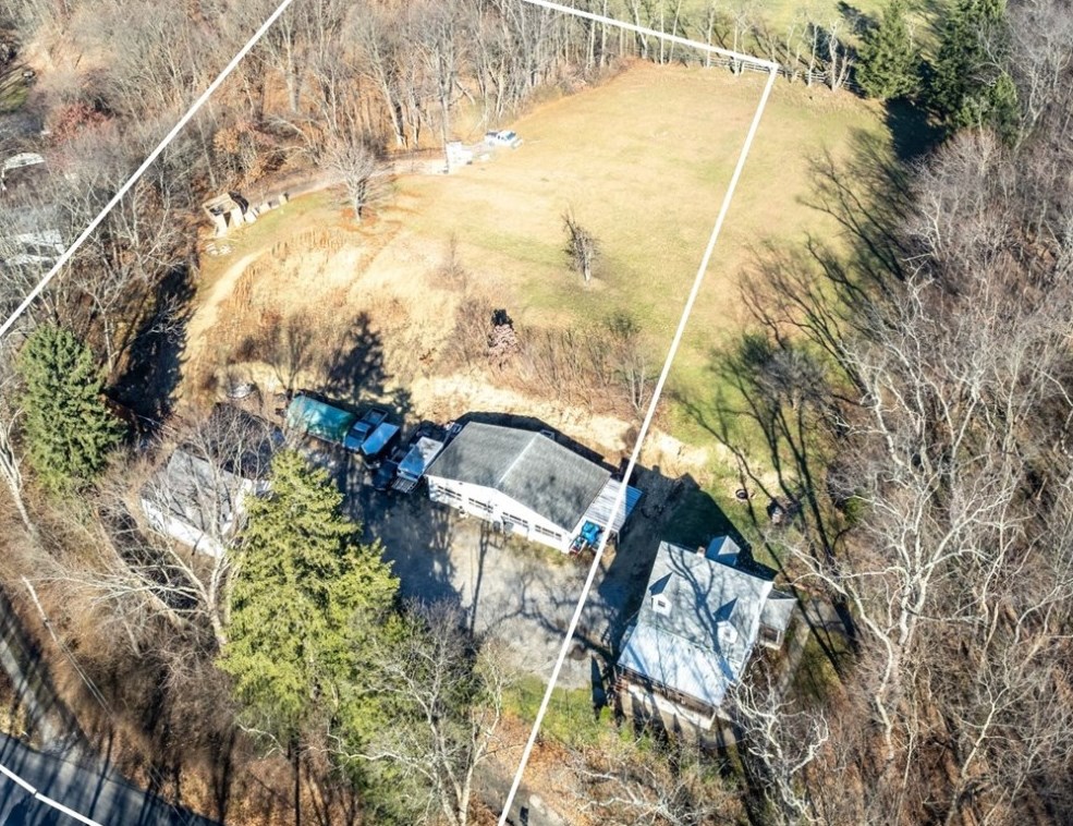725 Park Quarry Rd, Freedom, PA 15042-2133