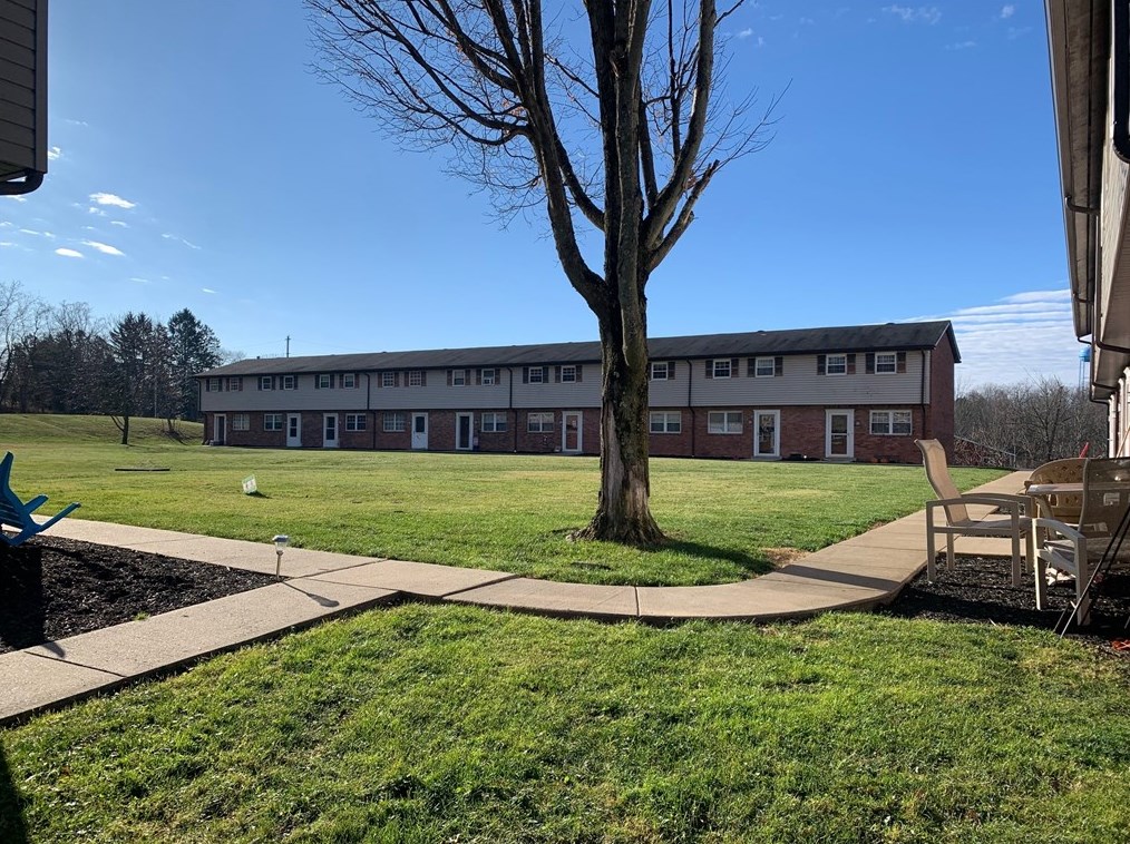 384 Northgate Dr #r, Apollo, PA 15613