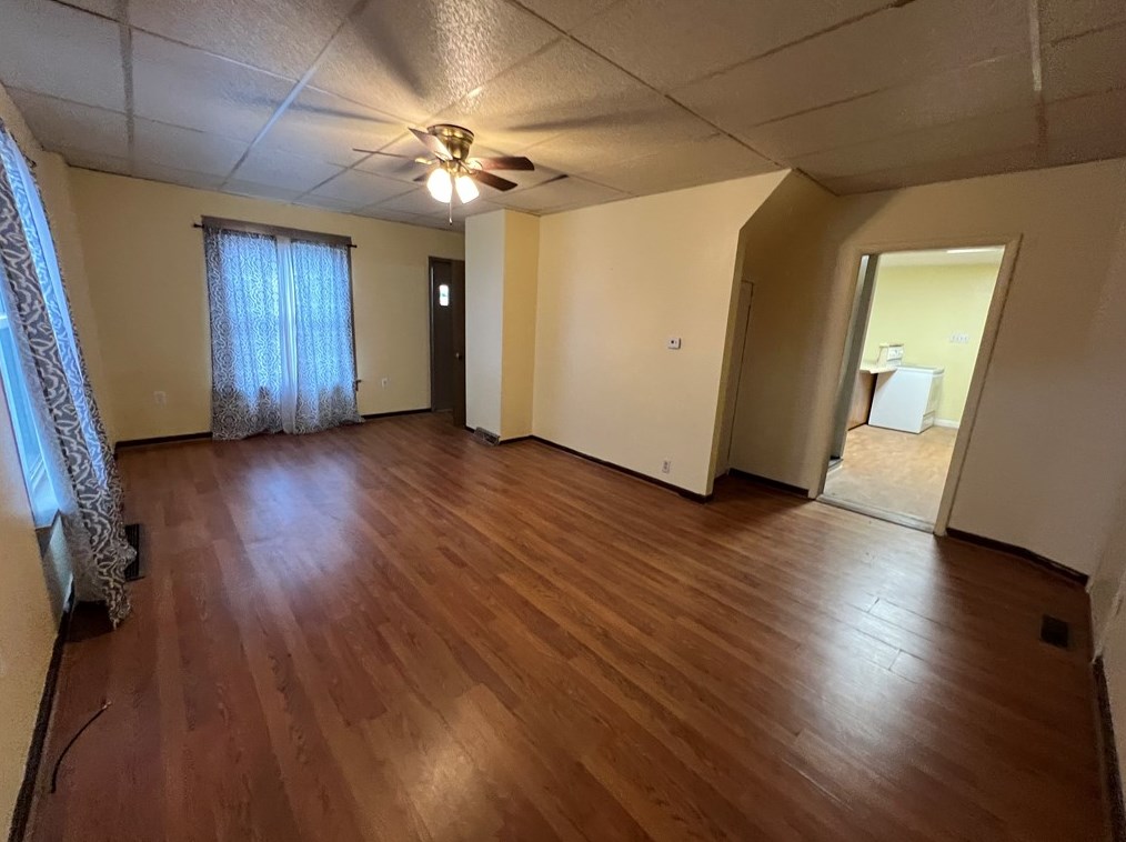 212 1/2 W Poland Ave, Bessemer, PA 16112
