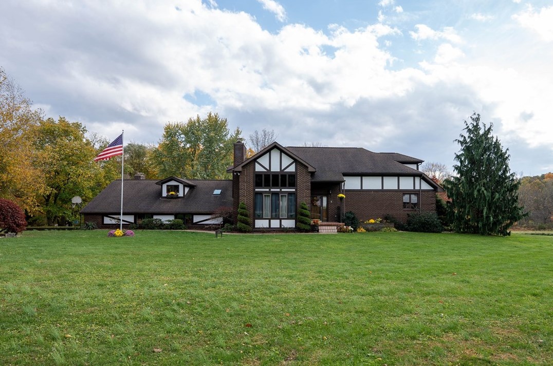 223 Luxor Rd, Latrobe, PA 15650