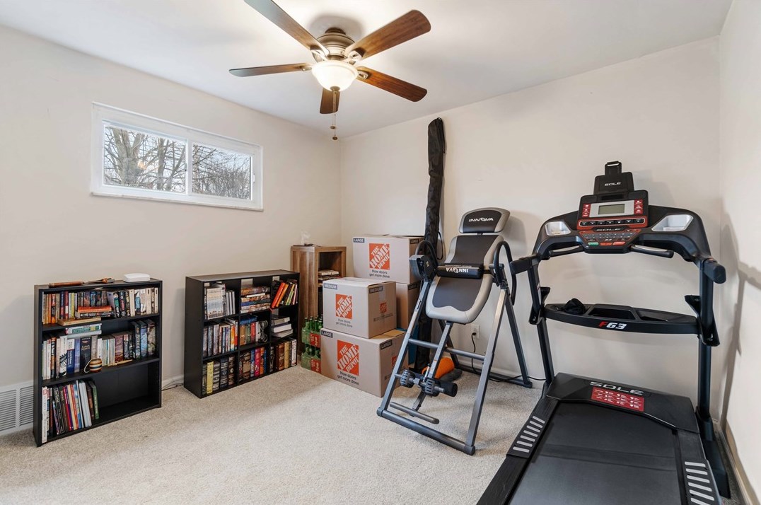 1054 Grandview Ave, Bridgeville PA  15017-2249 exterior